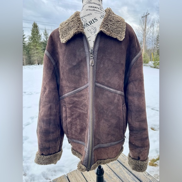 ✨ Vintage Danier Essentials Shearling Jacket ✨ - Picture 7 of 17